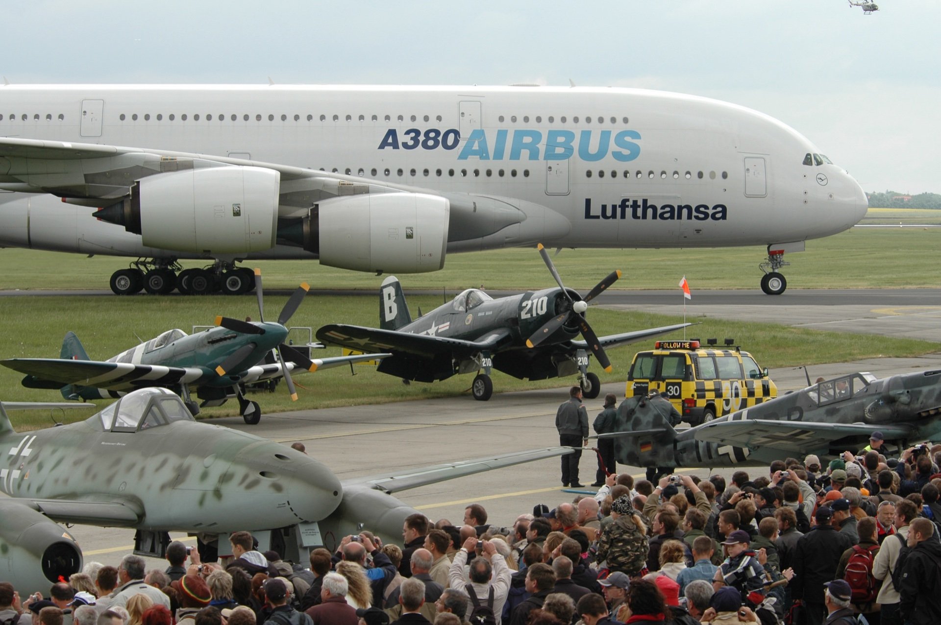 Historisches Foto der ILA 2006: Staunen über den A380